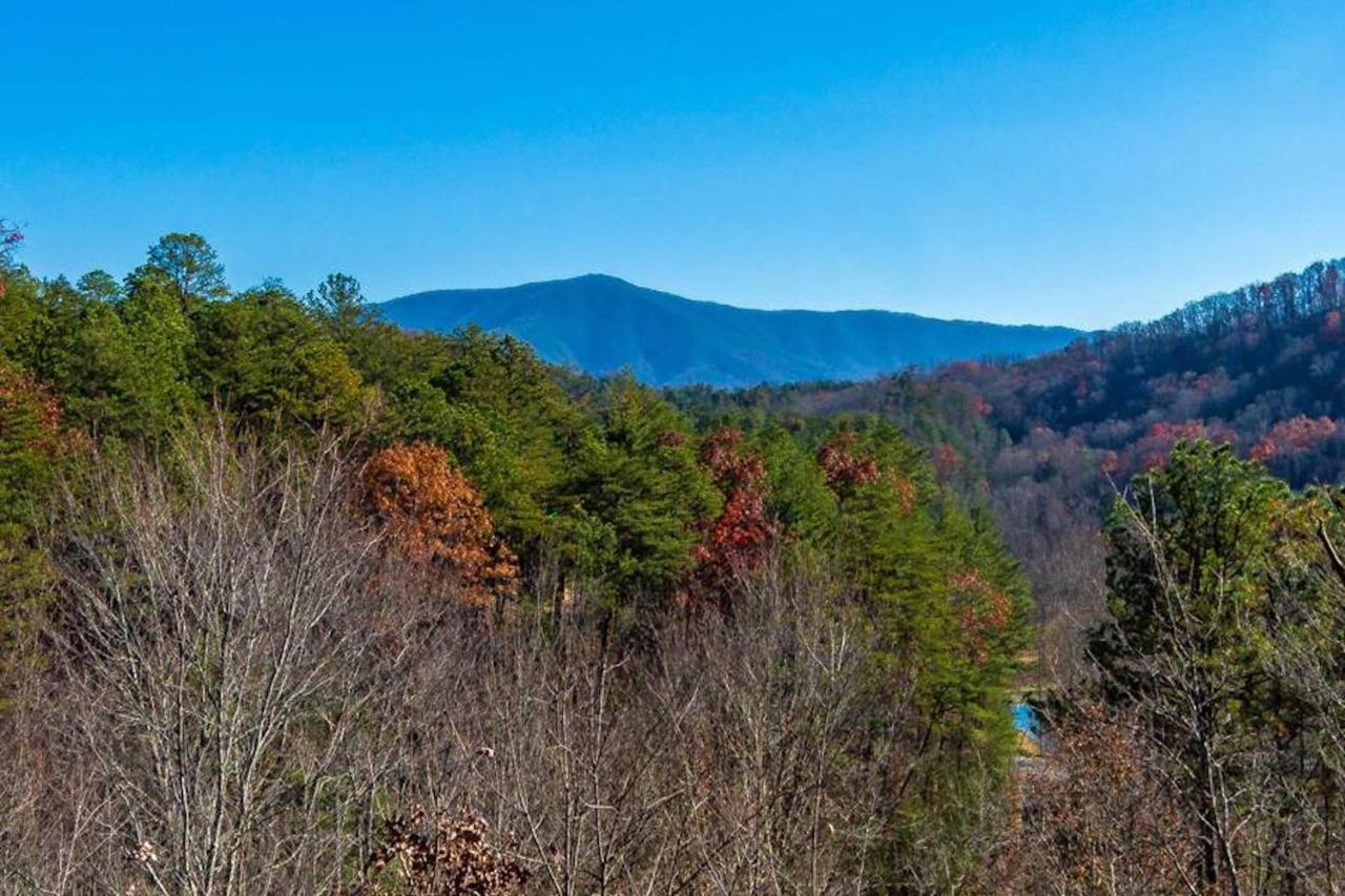 Misty Mountain Retreat * Sevierville